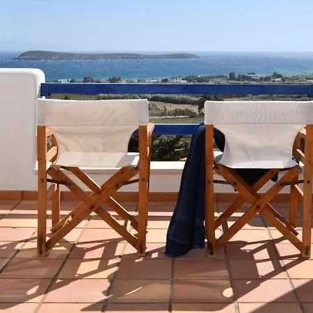 Blue & White At Golden Vila Chrisi Akti (Paros)