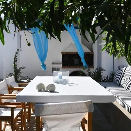 Vila Blue & White At Golden Chrisi Akti (Paros)